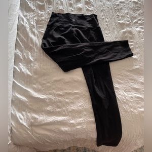 Lululemon cropped leggings - 8